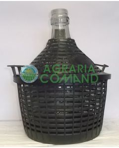 Damajuana de vidrio con cesta de plástico